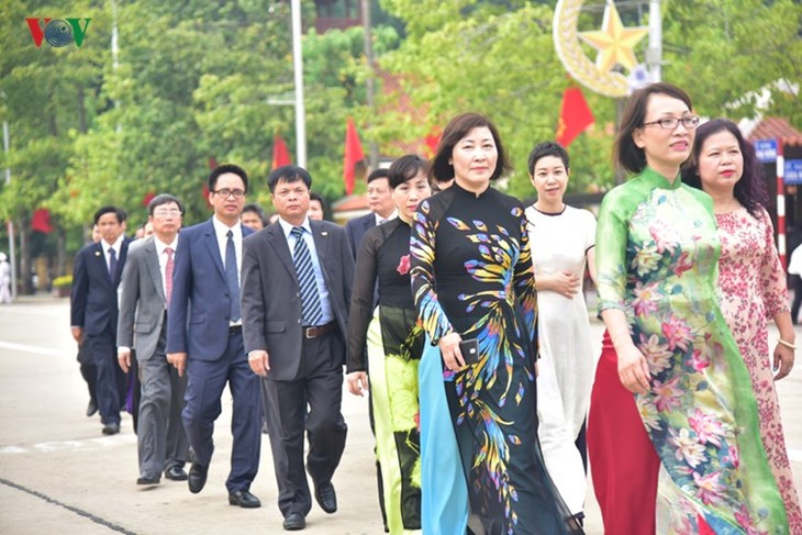 VOV leaders pay tribute to President Ho Chi Minh - ảnh 2